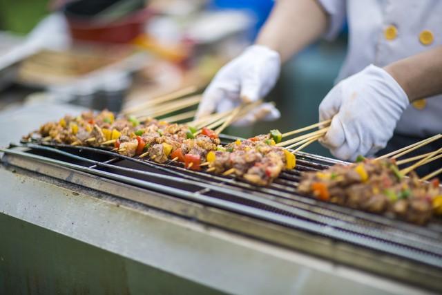 淄博燒烤店美女老板：我們不是為賺錢，而是為淄博的榮譽而戰(zhàn)！(圖4)