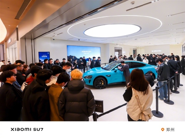 小米SU7實車比圖片強！雷軍：因為車身漆面、工藝非常考究