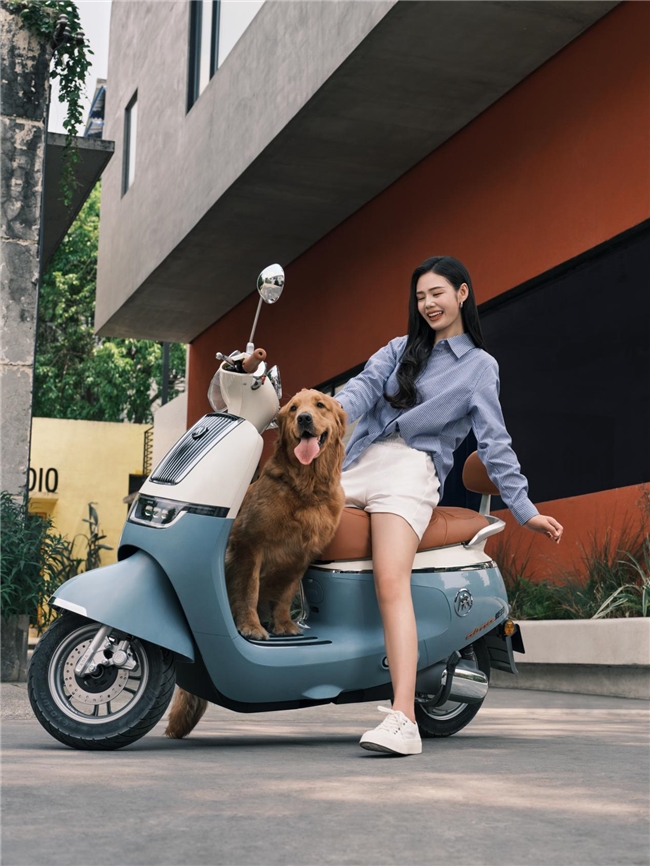 電動兩輪車高端賽道再現(xiàn)“黑馬”,全新“旗艦”愛瑪Q7電動車展硬核實力(圖3) 電動兩輪車高端賽道再現(xiàn)“黑馬”,全新“旗艦”愛瑪Q7電動車展硬核實力(圖3)