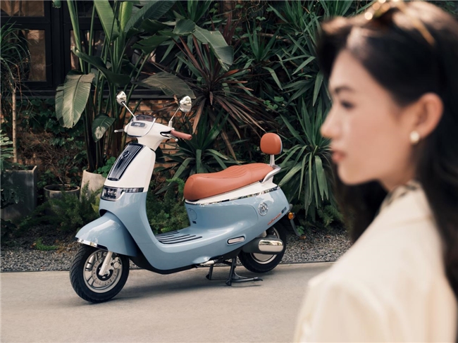 電動兩輪車高端賽道再現(xiàn)“黑馬”,全新“旗艦”愛瑪Q7電動車展硬核實力(圖2) 電動兩輪車高端賽道再現(xiàn)“黑馬”,全新“旗艦”愛瑪Q7電動車展硬核實力(圖2)