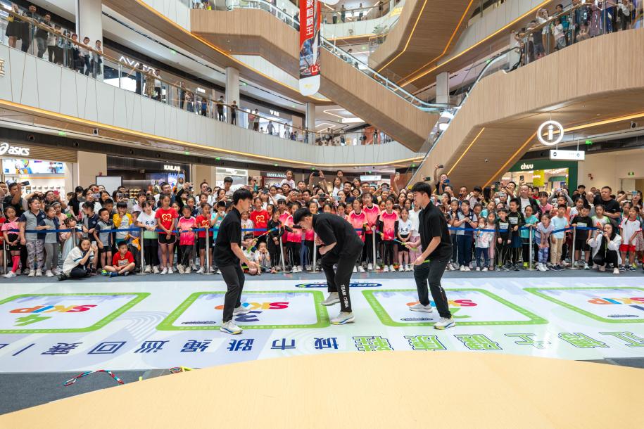 花YOUNG風采閃耀西安，江博士健康鞋助力全民運動新潮流(圖3)