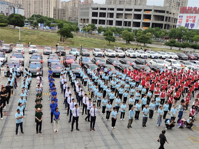 愛心助考 為夢護航 中荷人壽安徽省分公司蚌埠中心支公司開展公益助考活動(圖3)