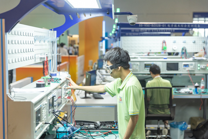 新型技能人才加速擁抱“智能+技能” 第二屆“一帶一路”國際技能大賽現場見聞(圖1)