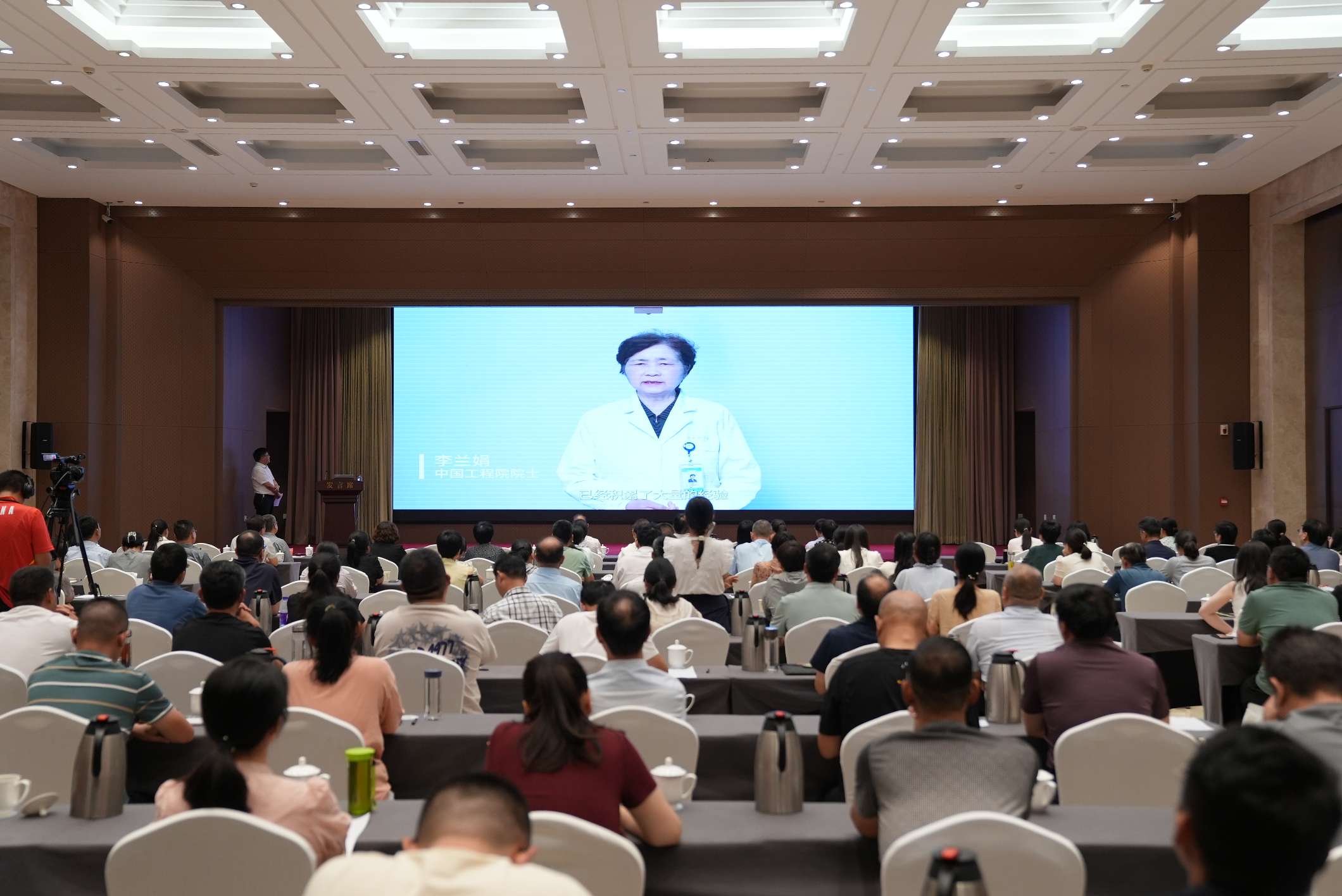 消除丙肝 積極行動丨李蘭娟:丙肝防控需早篩、早診、早治(圖1) 消除丙肝 積極行動丨李蘭娟:丙肝防控需早篩、早診、早治(圖1)