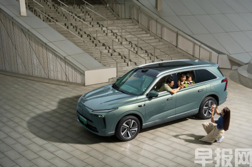 陳昊宇出征巴黎時裝周，魏牌全新藍(lán)山護(hù)航，CP感超絕！(圖4)