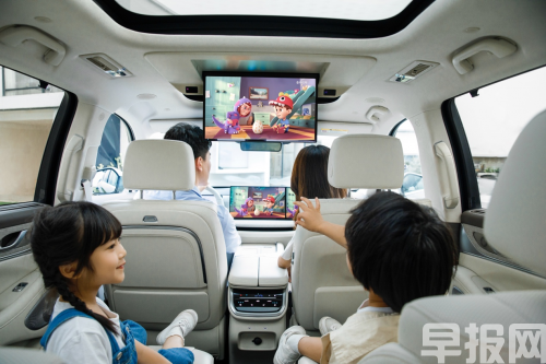 陳昊宇出征巴黎時裝周，魏牌全新藍(lán)山護(hù)航，CP感超絕！(圖7)