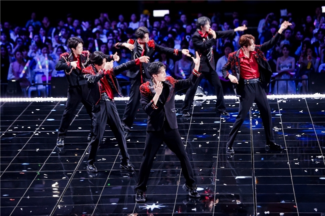 佳能EOS C50 團播首秀驚艷無憂之夜，明星感直播助推流量破百億