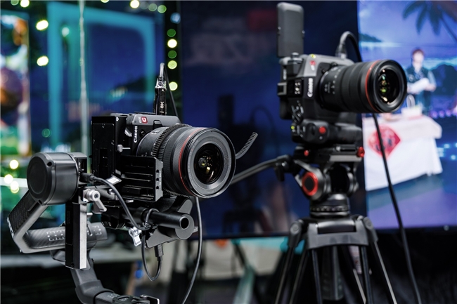 佳能EOS C50 團播首秀驚艷無憂之夜，明星感直播助推流量破百億