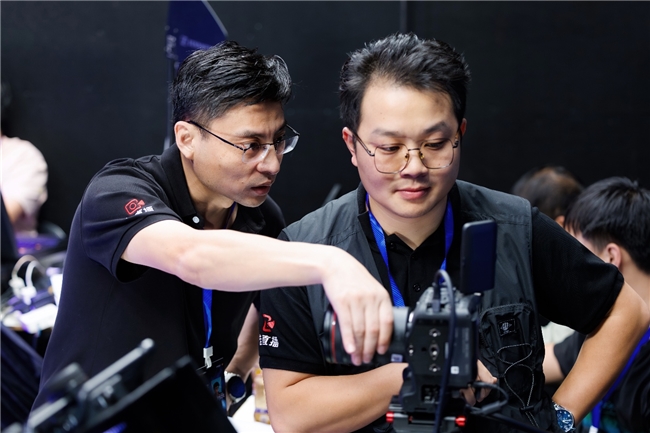 佳能EOS C50 團播首秀驚艷無憂之夜，明星感直播助推流量破百億