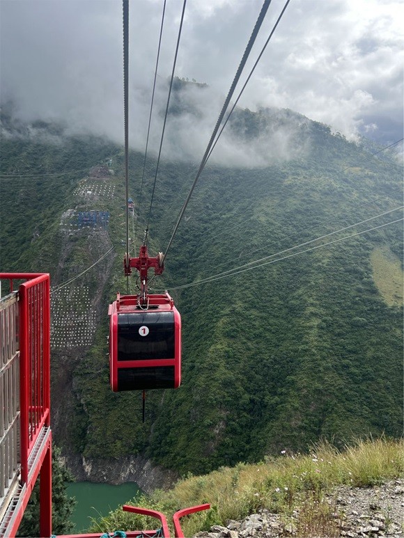 挑戰川滇無人區 西香高速破解世界超級工程難題