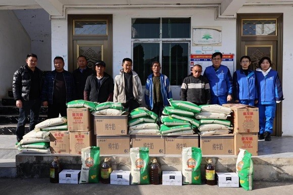 中交路建貴都擴容工程開展送溫暖行動   架起企地“連心橋”